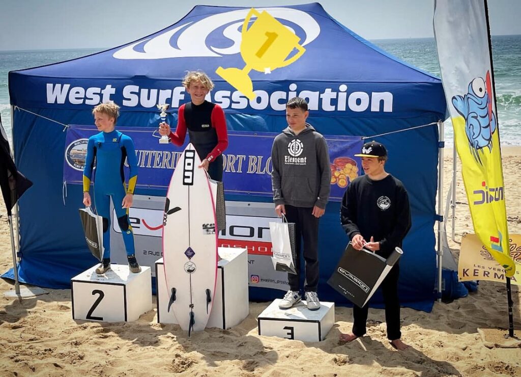 Champion du Morbihan de surf minimes 2023 Gaston dheere quiberon saint-pierre quiberon